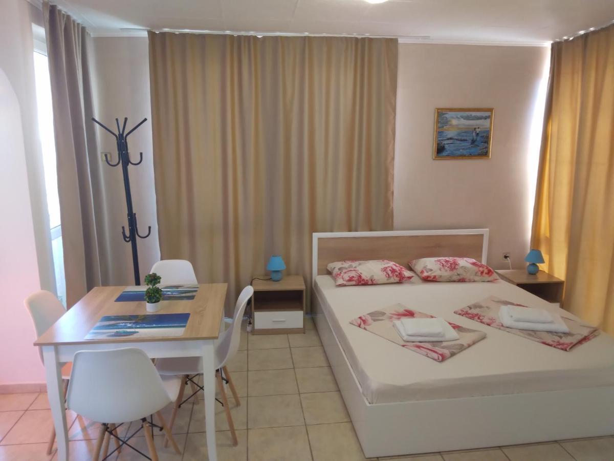 Hotel Къща За Гости Семейство Маврови à Rezovo Extérieur photo